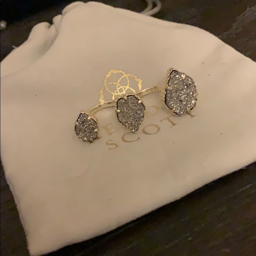 Kendra Scott multi finger ring